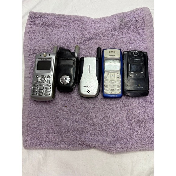 5 vintage group of old cellphones - Picture 2 of 6